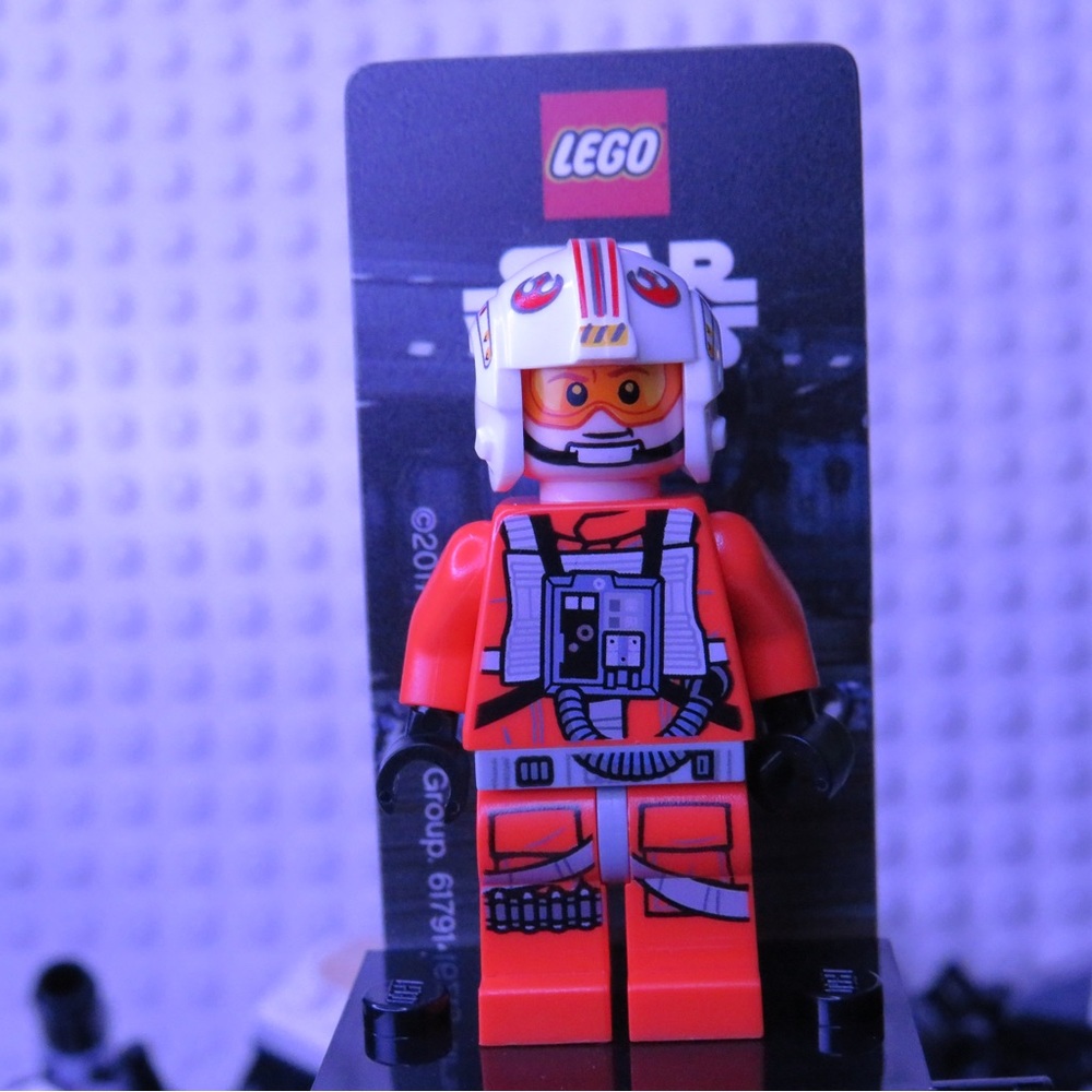 LEGO LUKE SKYWALKER FROM X-WING SET